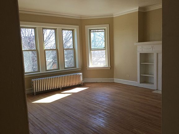 2nd image of 8618 S Ingleside Ave #3S