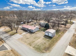 123 W 4th St, Douglass, KS 67039