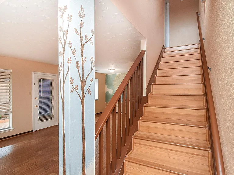 7822 Greenedge Dr — Photo 8
