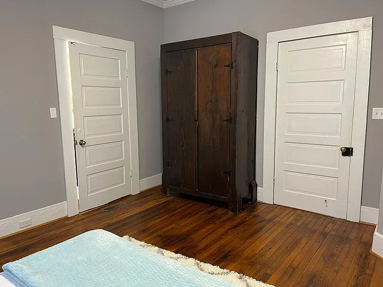 Extra closet in MB
