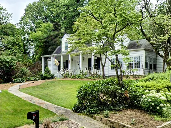 201 W Brow Oval, Lookout Mountain, TN 37350