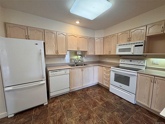 3rd image of 2055 Galerno Rd #26