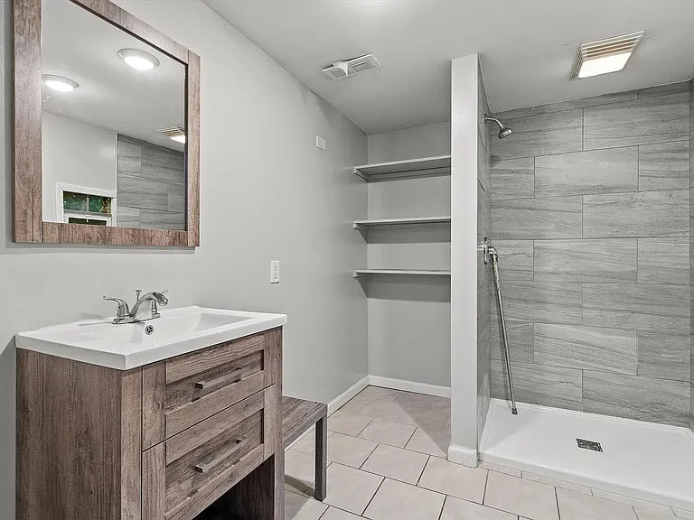 2568 W 19th Pl — Photo 12