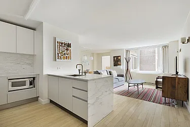 Rented by New York Casas Ltd.