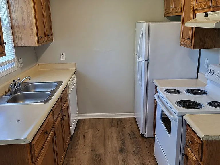 201 Courtland Ave — Photo 1