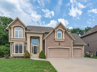 5820 NE Holiday Dr, Lees Summit, MO 64064