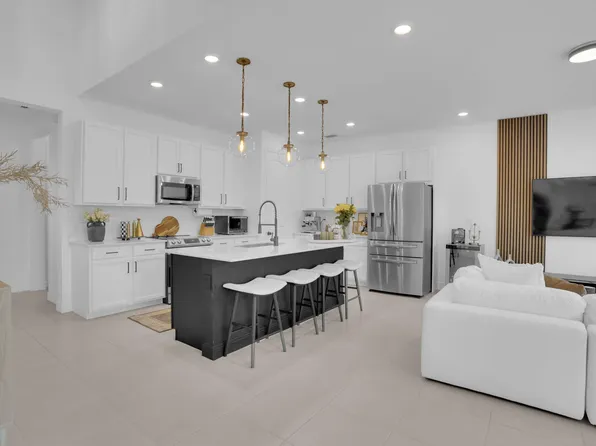 1041 Rio Court, Deerfield Beach, FL 33064