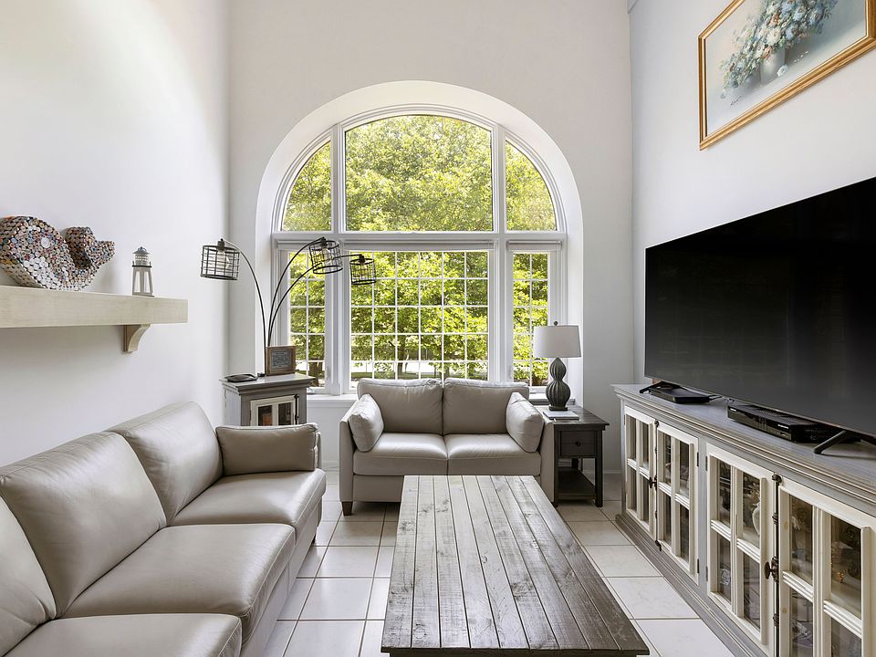 1st image of 236 Edgemere Rd #121
