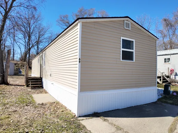 4747 W River Dr NE, Comstock Park, MI 49321