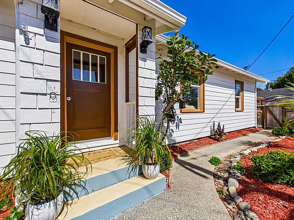 3rd image of 1467 Rose Ave
