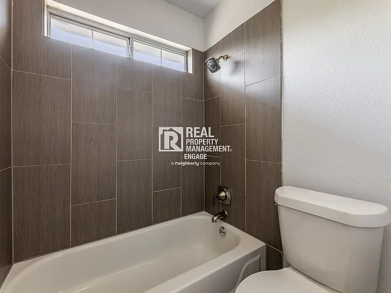 8817 Pocono Dr — Photo 40