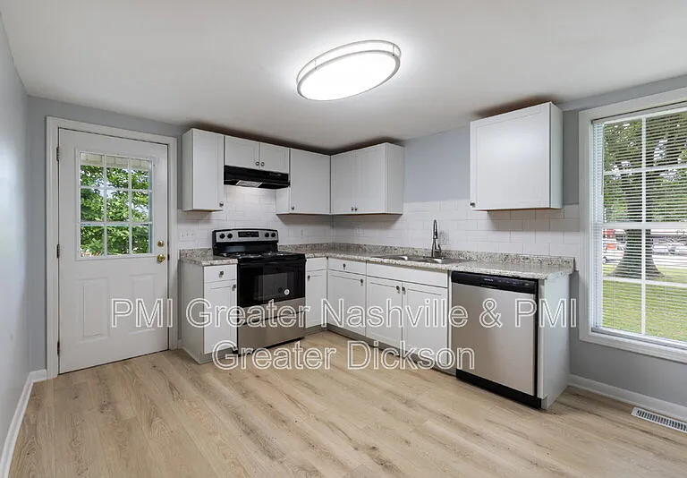 4859 Highway 100 — Photo 24