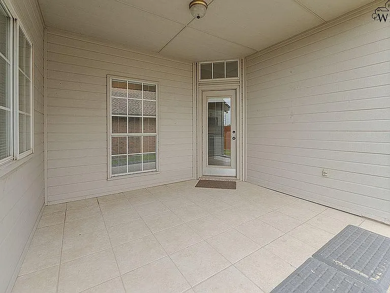 4009 Kingsbury Dr — Photo 20