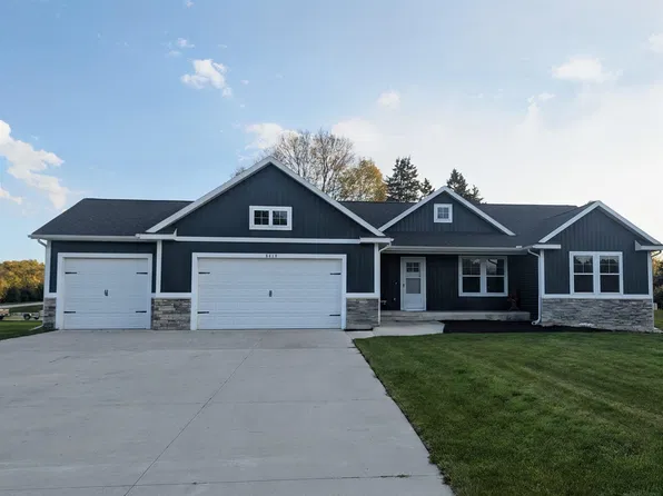 5418 Bauer Rd, Hudsonville, MI 49426