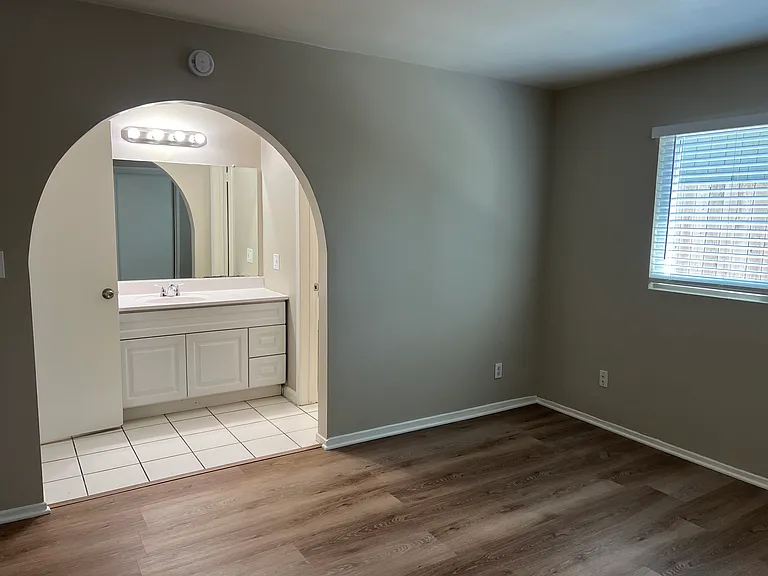 630 Junipero Ave #4 — Photo 12