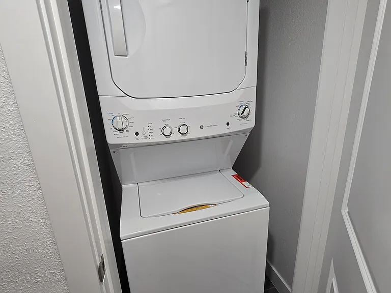 1807 Workman St #3/4 — Photo 6