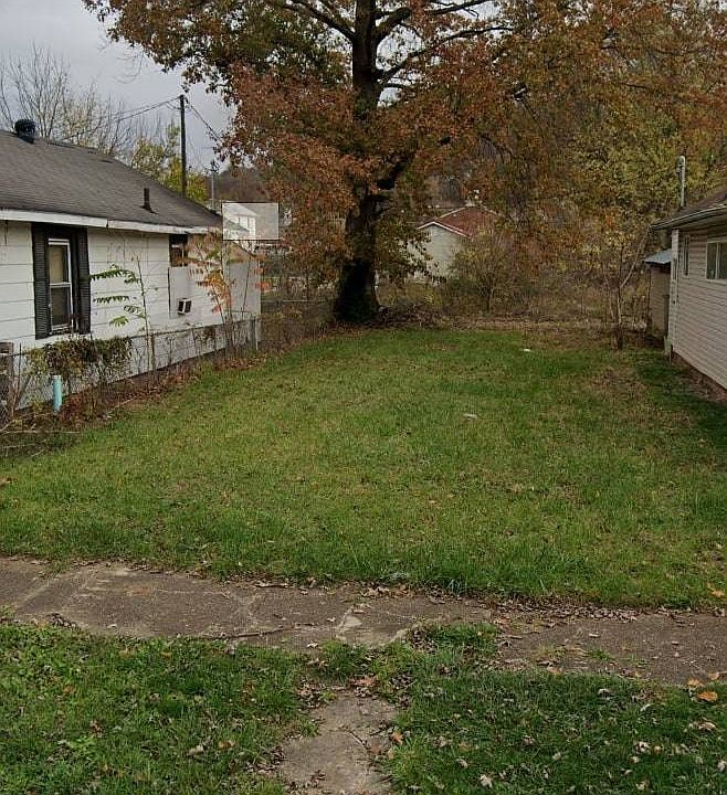 2nd image of 520 Richmond St