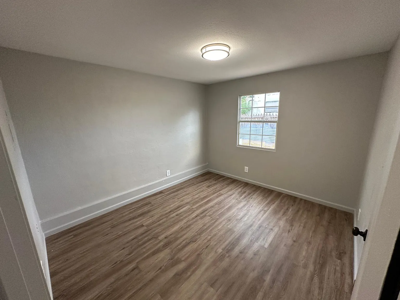 2 bed, 775 sqft, $1,100 — Photo 3