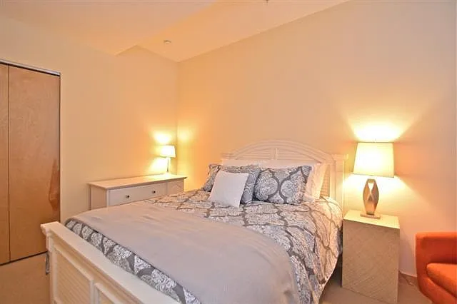 309 W Washington Ave #213 — Photo 33
