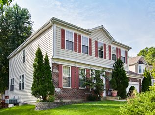 811 Norge Pkwy, Fox River Grove, IL 60021