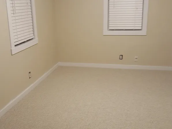 223 E Hawthorne Dr, Round Lake Beach, IL 60073