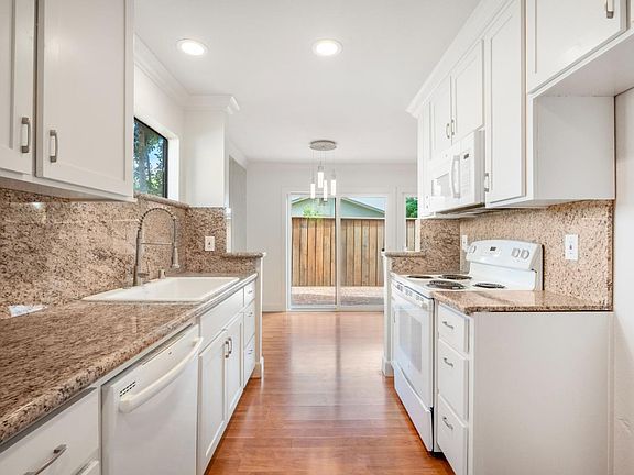 3rd image of 8105 Kern Ave APT 28