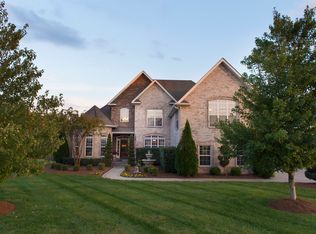 677 Starpoint Dr, Gallatin, TN 37066