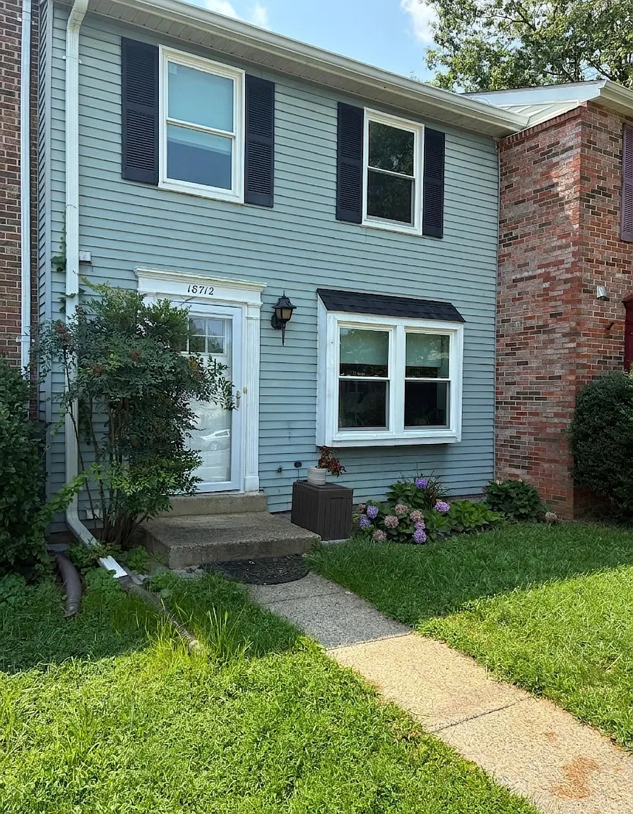 3 bed, 1.5 bath, 1620 sqft, $1,260 — Photo 1