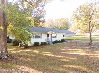 810 Forrest Rd, Alexander City, AL 35010