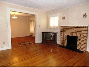 2nd image of 502 University Pkwy
