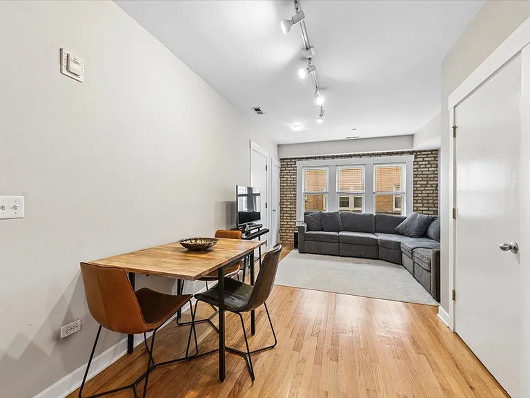 2541 Prairie Ave #1 — Photo 13