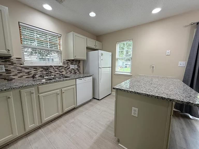 210 Bridford Downs Dr — Photo 12