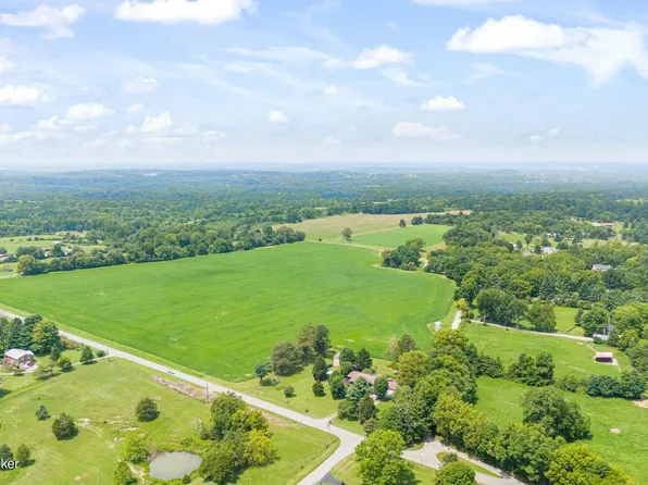 6 Clifford Ln, La Grange, KY 40031