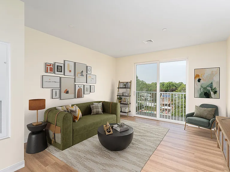 Slade Farm Residences — Photo 4