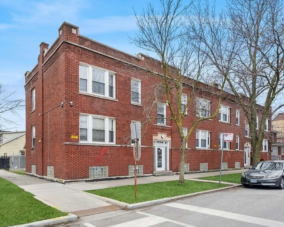 2 bed, 850 sqft, $1,600 — Photo 1