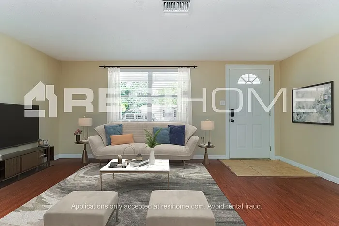 7700 Farmlawn Dr — Photo 5