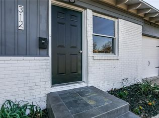 312 Ridgecrest Dr, Euless, TX 76040