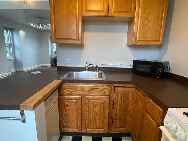 3414 Race St #3 — Photo 4