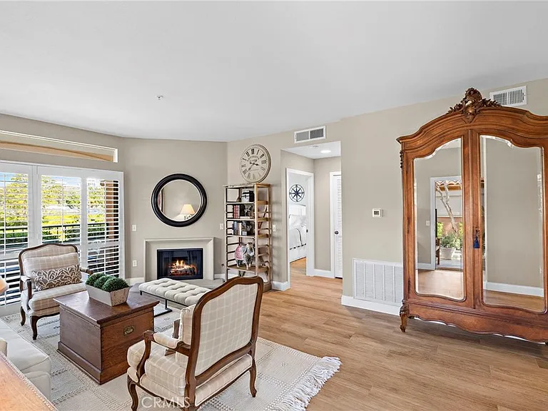 140 Villa Point Dr — Photo 8