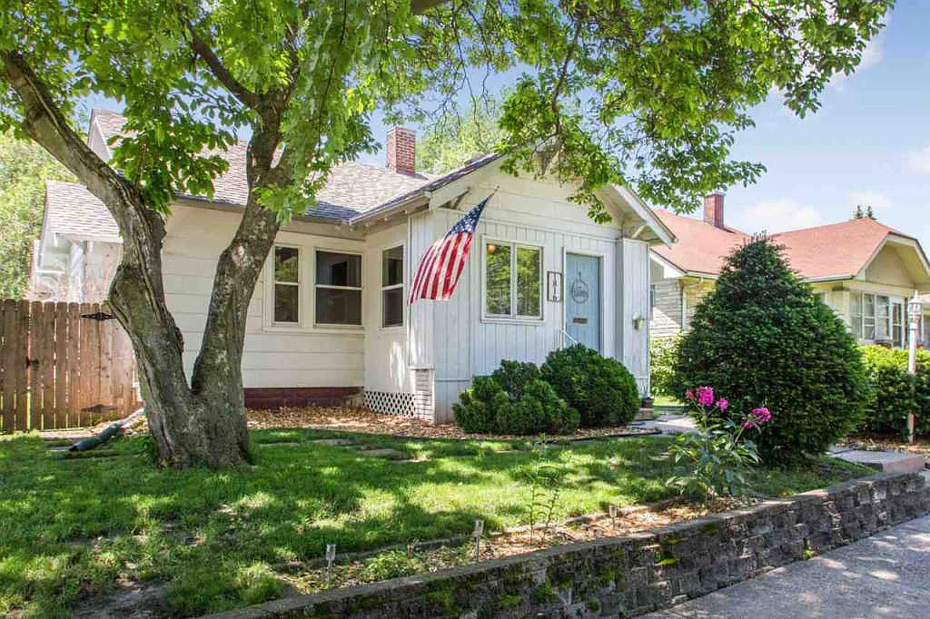 1816 43rd St photo 1