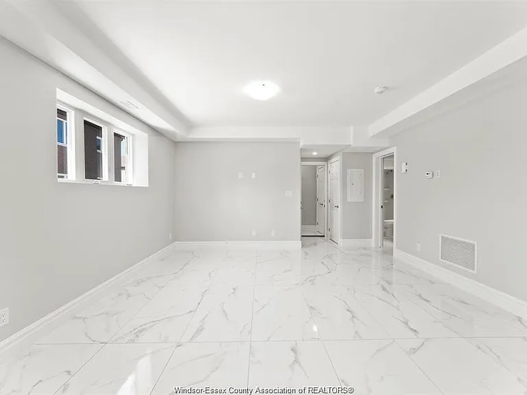 2270 Daytona Ave #B — Photo 8