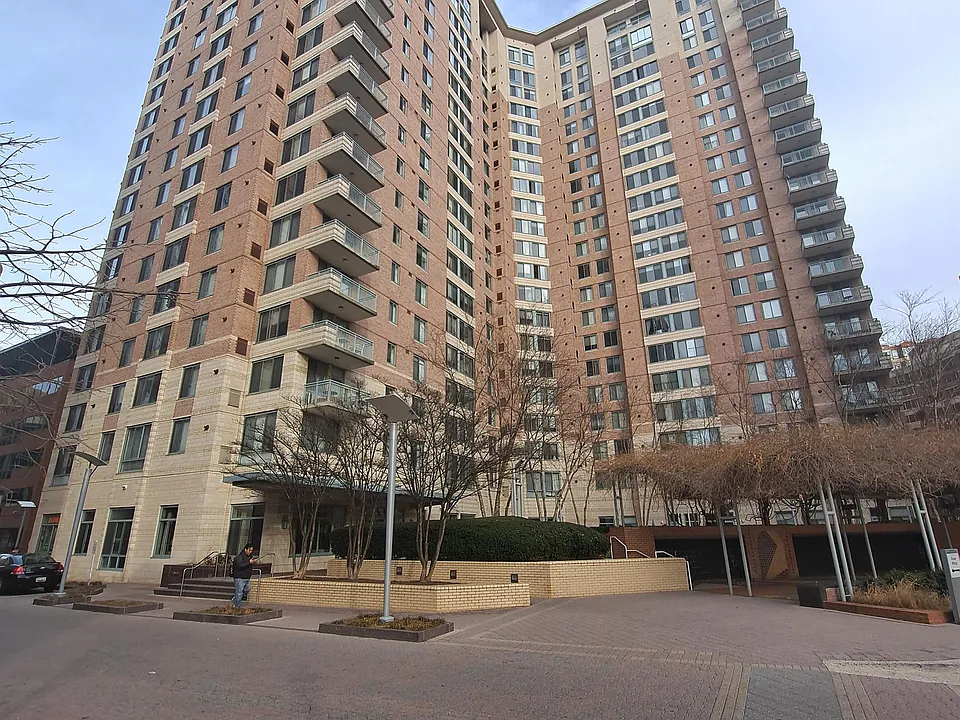 851 N Glebe Rd #617-1
