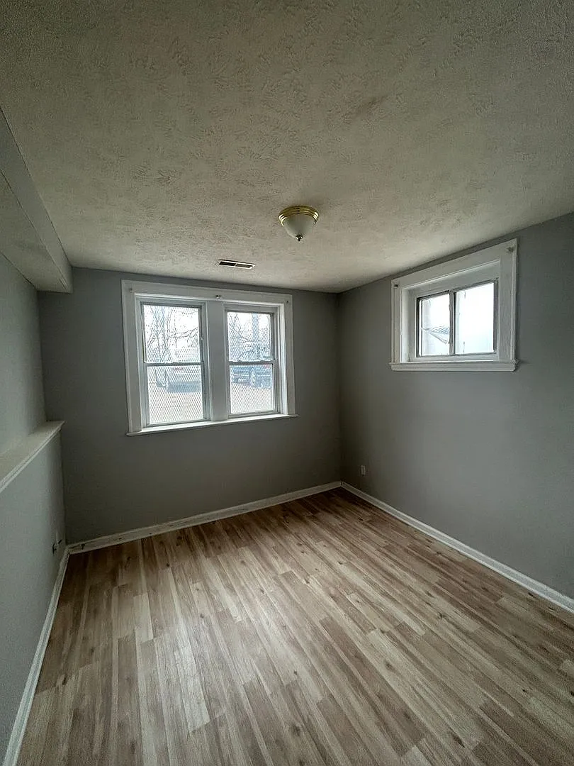 803-807 Eddy Rd #1 photo 1