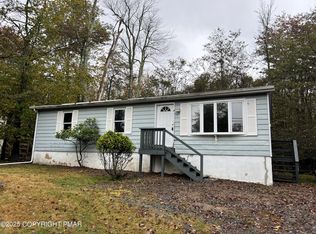 1143 Country Place Dr, Tobyhanna, PA