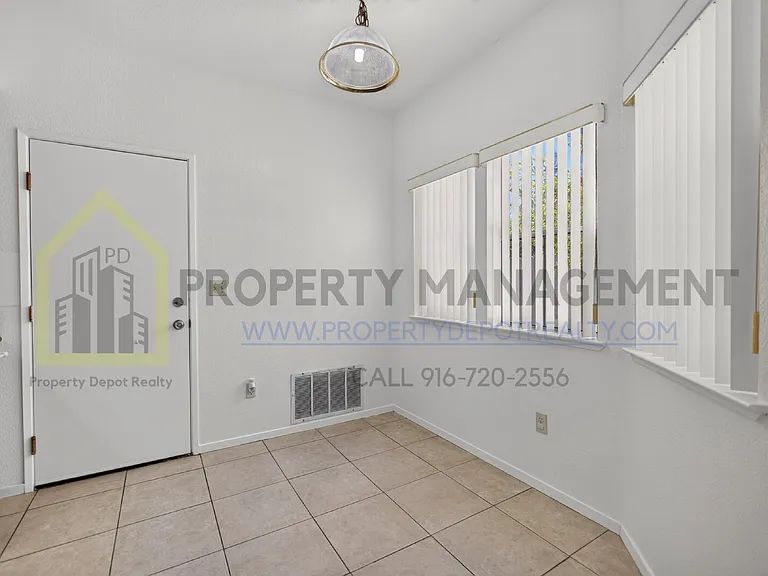 8072 Bothwell Dr — Photo 9