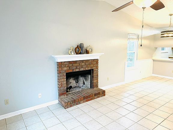 2nd image of 2319 Brynmahr Dr