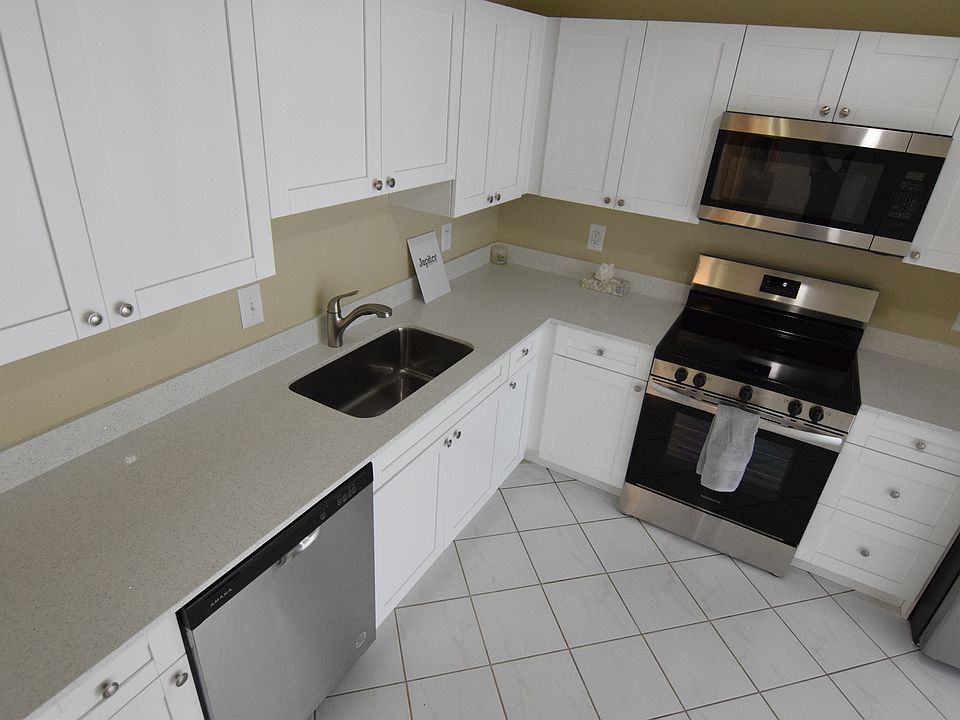 1st image of 103 Lakewood Dr APT 23A