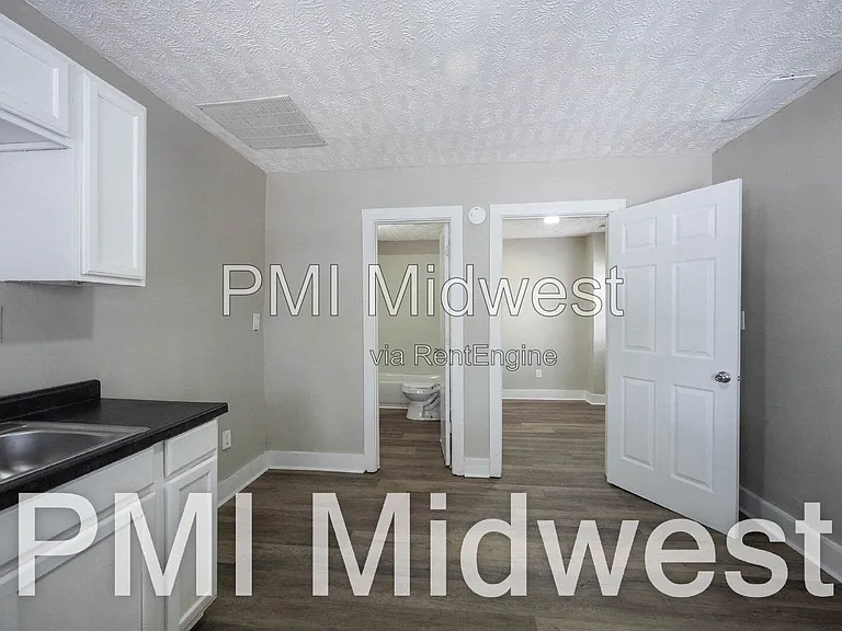 2930 N Dearborn St #A — Photo 5