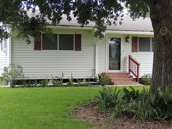 Front Entry FleurDeLis Door