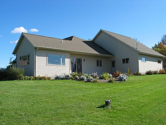 4th image of W3270 Skylane Dr